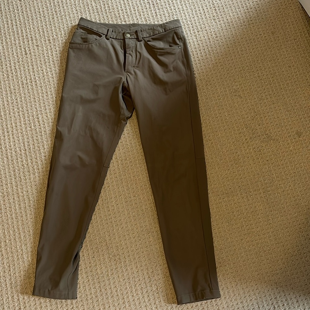 32x32 Lululemon khaki pants